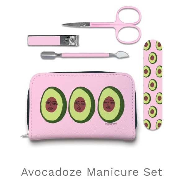 cosmetic bag in “Avocadoze” print w/zip-closure -NWT-matching manicure set - Picture 10 of 14